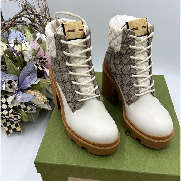Women’s Gucci calfskin GG Supreme monogram boots size 39 made in Italy - Picture 1 of 12
